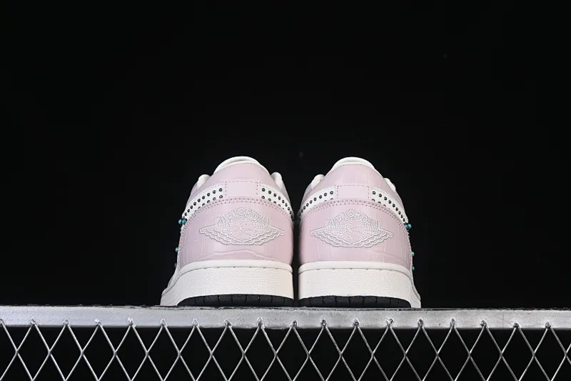 All categories Air Jordan Jordan series basketball shoes Air Jordan 1 Low Air Jordan 1 Low AJ1 Joe 1 emerald hook low-top cultural casual sneakers IH7319-001